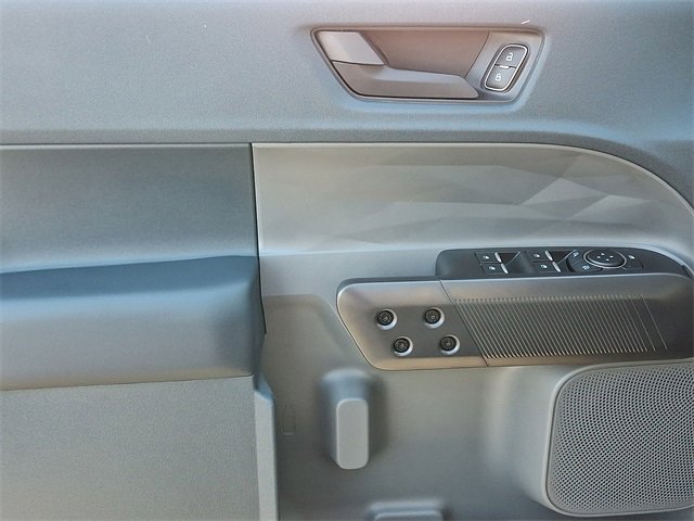 New 2025 Ford Maverick Lariat w/ Black Appearance Package image 8