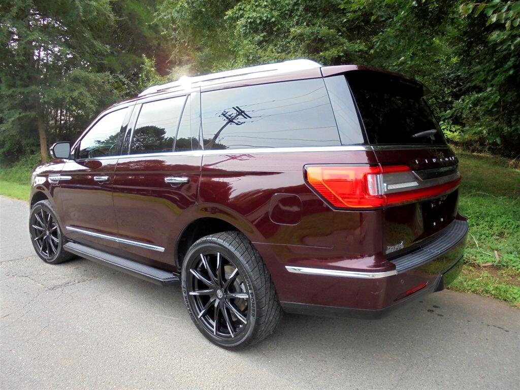 Used 2018 Lincoln Navigator Premiere image 3