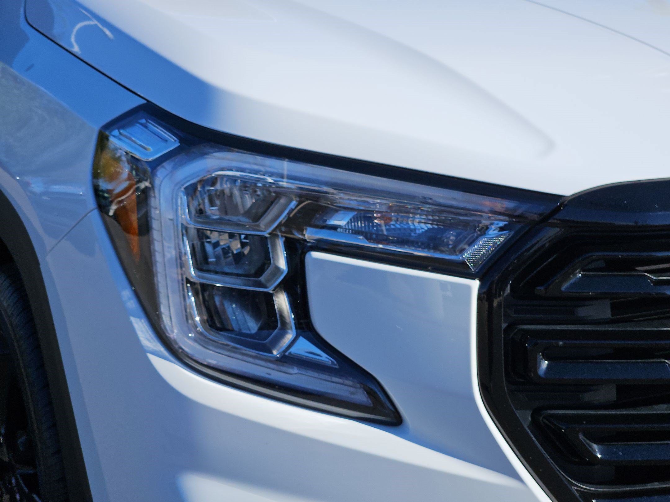 Used 2024 GMC Terrain SLT w/ Elevation Edition AWD/4WD image 10