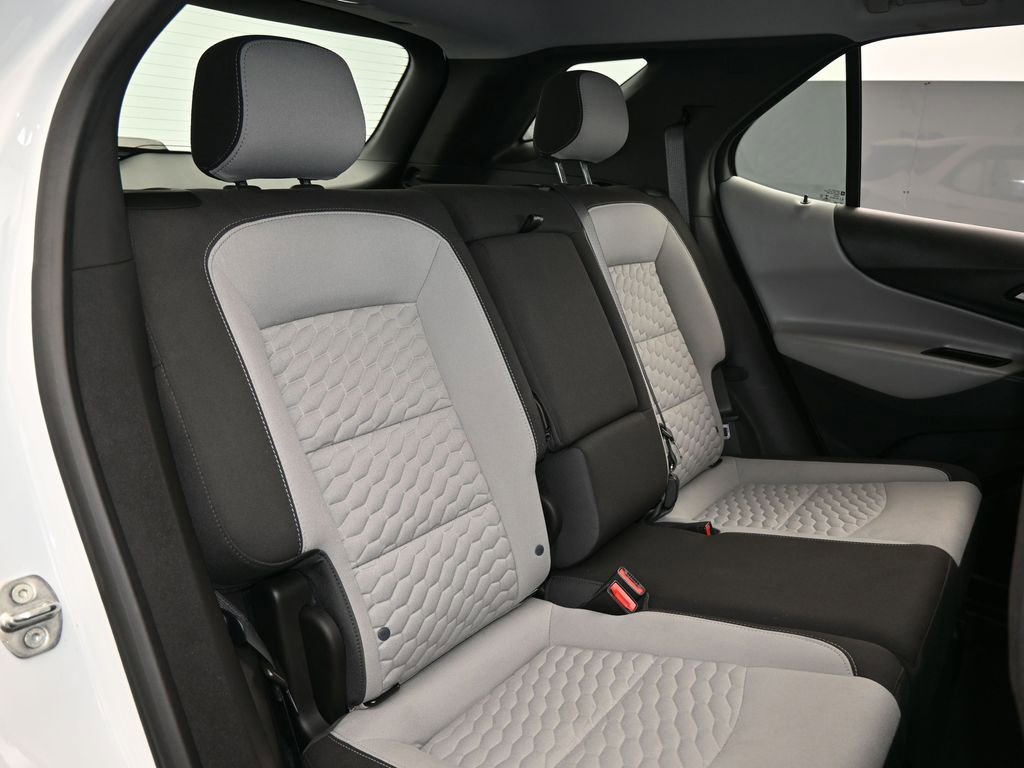 Used 2021 Chevrolet Equinox LS image 34