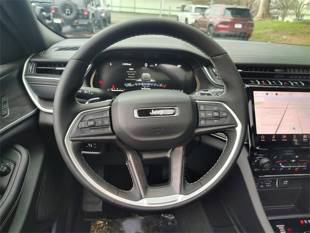 New 2025 Jeep Grand Cherokee Limited w/ Trailer Tow Package image 18