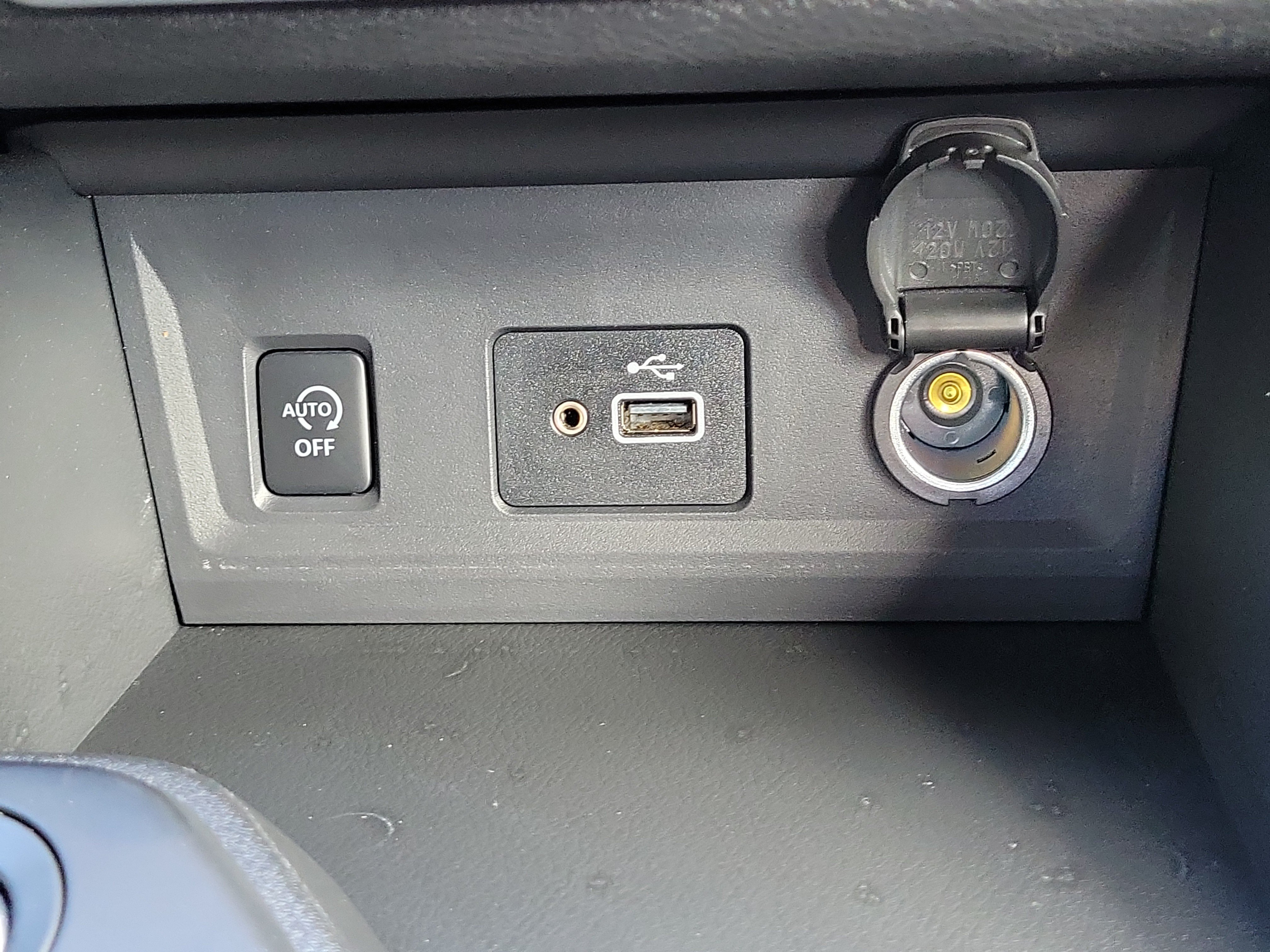Certified 2025 Nissan Sentra S FWD image 30