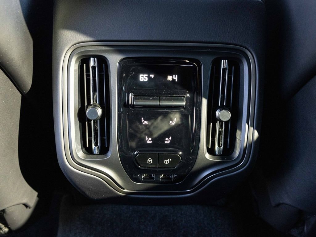 New 2026 Aston Martin DBX 707 image 49