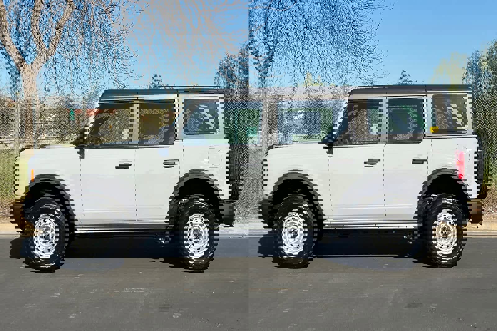 New 2026 Ford Bronco 4-Door image 5