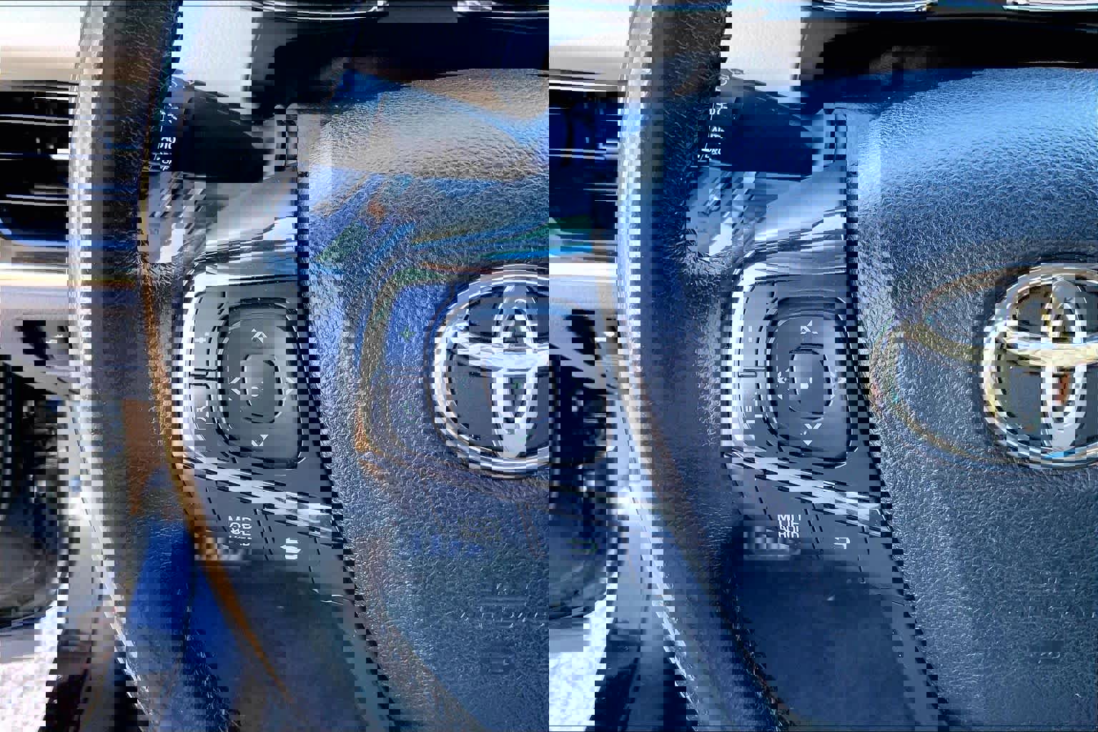 Used 2013 Toyota Avalon XLE image 21