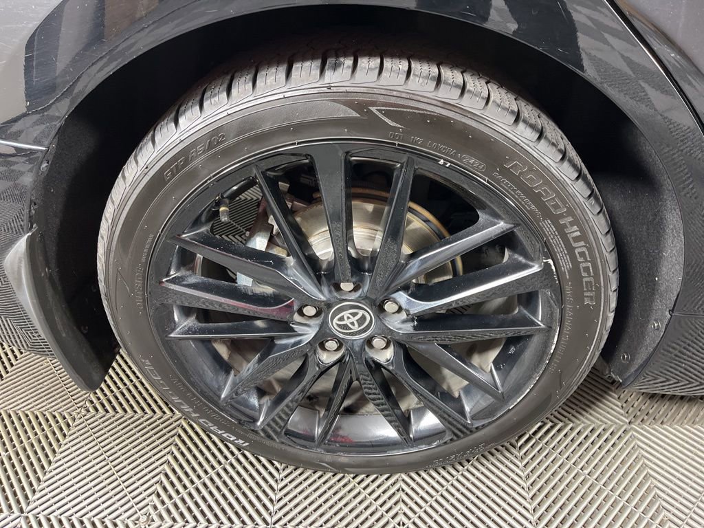 Used 2021 Toyota Camry XSE image 11