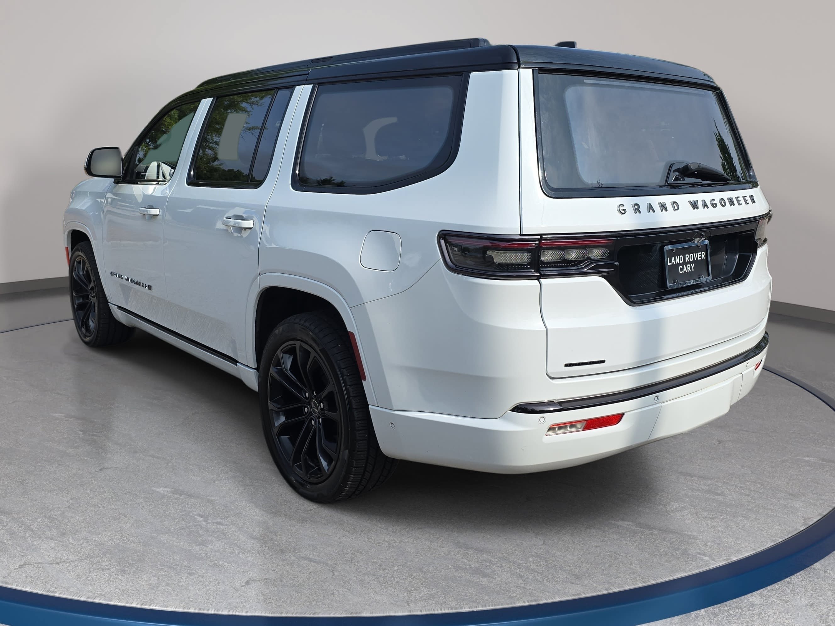 Used 2022 Jeep Grand Wagoneer Series II AWD/4WD image 7