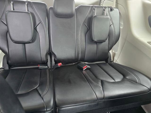 Used 2024 Chrysler Pacifica Touring-L image 20