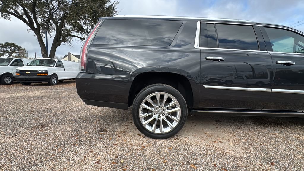 Used 2019 Cadillac Escalade ESV Premium Luxury image 21