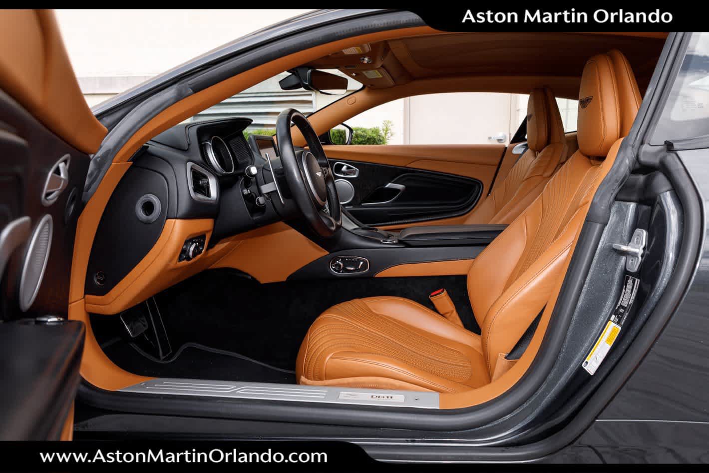 Used 2022 Aston Martin DB11 Coupe RWD image 42