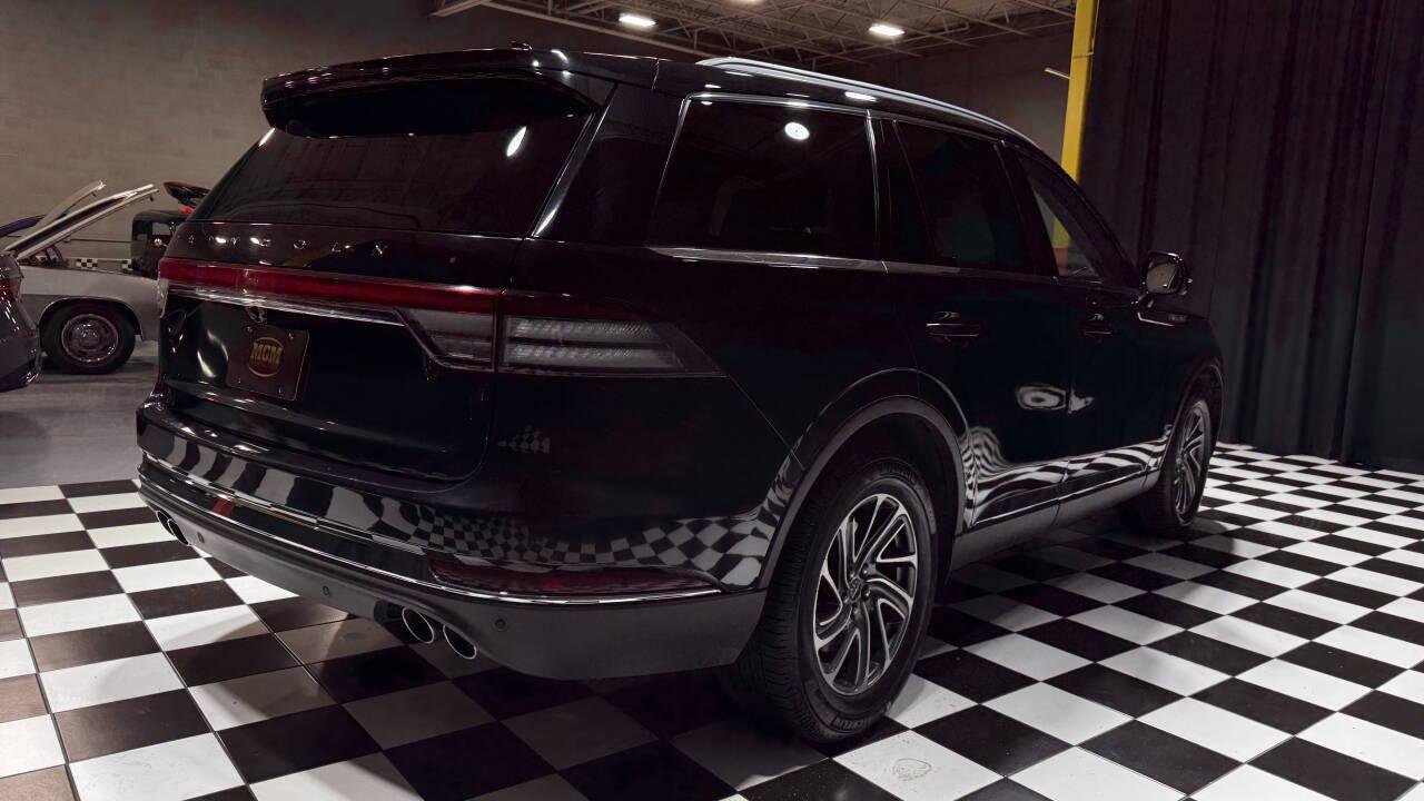 Used 2021 Lincoln Aviator AWD image 11