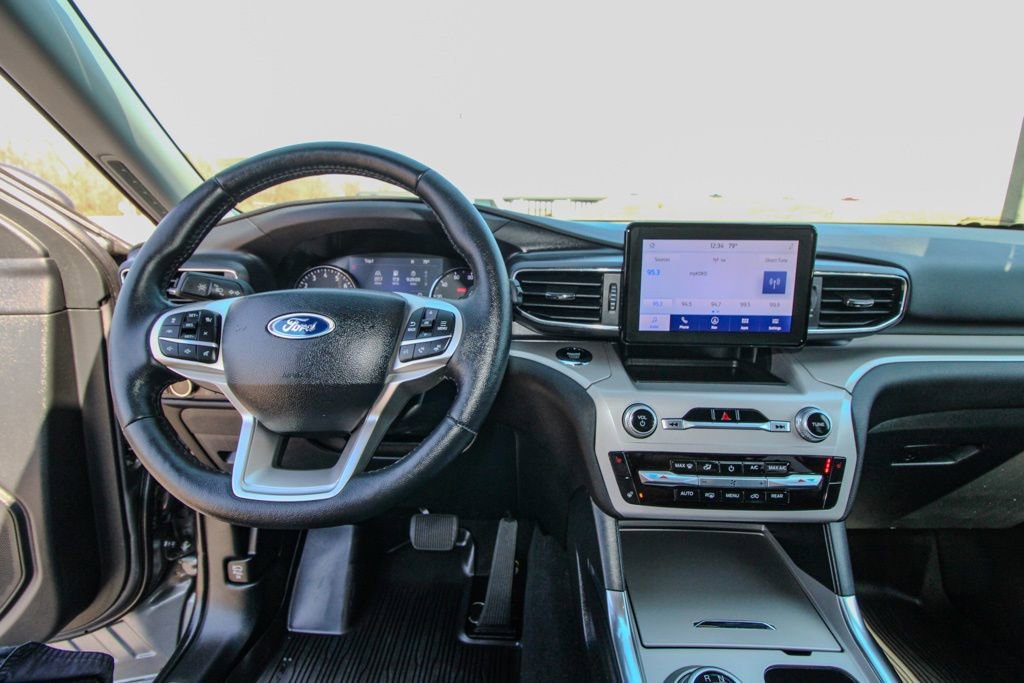 Used 2023 Ford Explorer XLT w/ Equipment Group 202A image 30