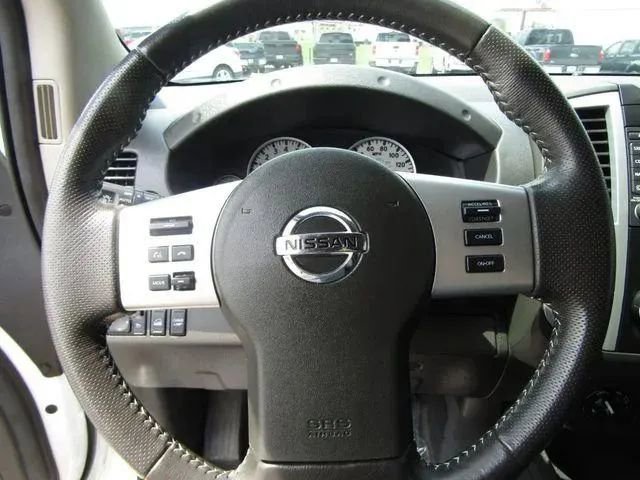 Used 2019 Nissan Frontier PRO-4X image 16