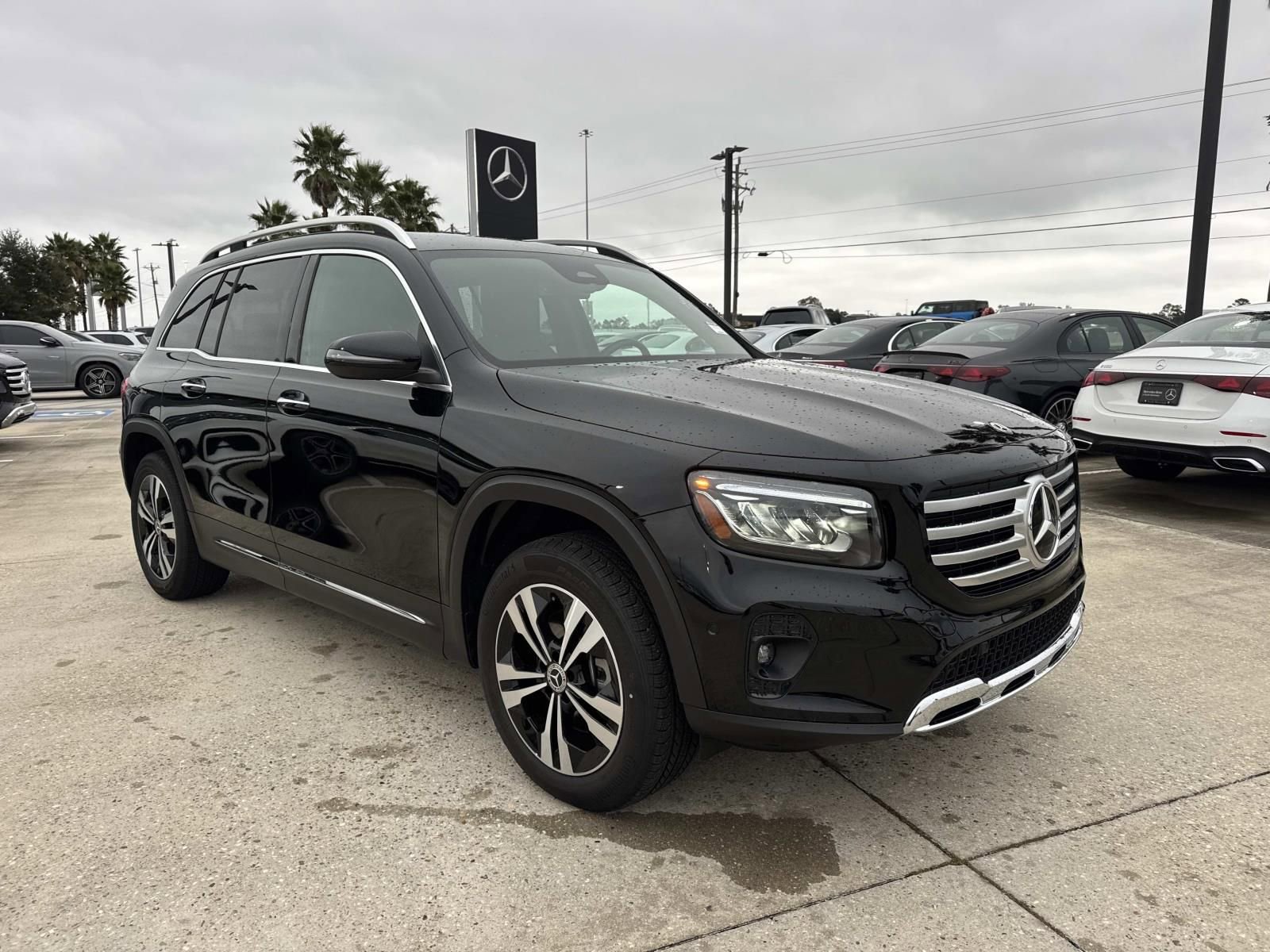 Used 2025 Mercedes-Benz GLB 250 4MATIC image 3