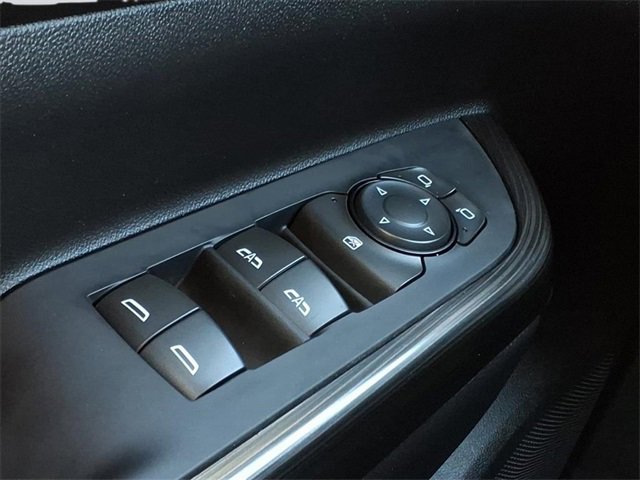 Used 2023 GMC Acadia SLT image 16