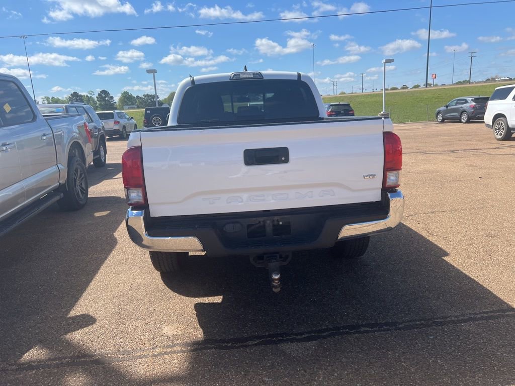 Used 2017 Toyota Tacoma TRD Off-Road w/ Tow Package (A/T) image 12