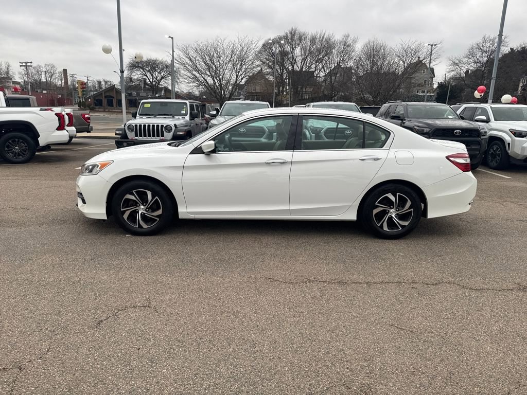 Used 2016 Honda Accord LX image 4