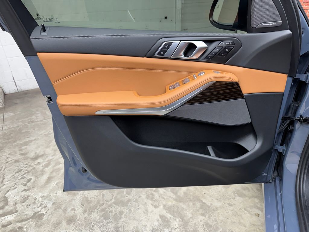 Certified 2025 BMW X7 xDrive40i w/ Executive Package image 11