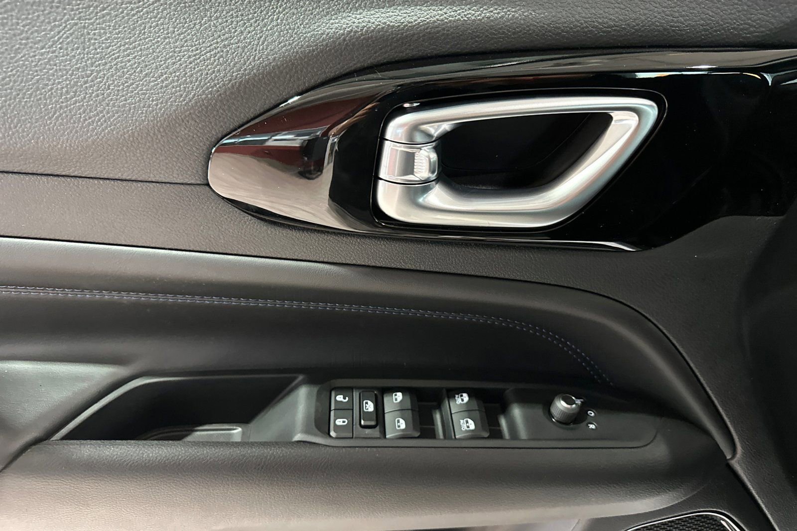 New 2026 Jeep Compass Limited AWD/4WD image 12