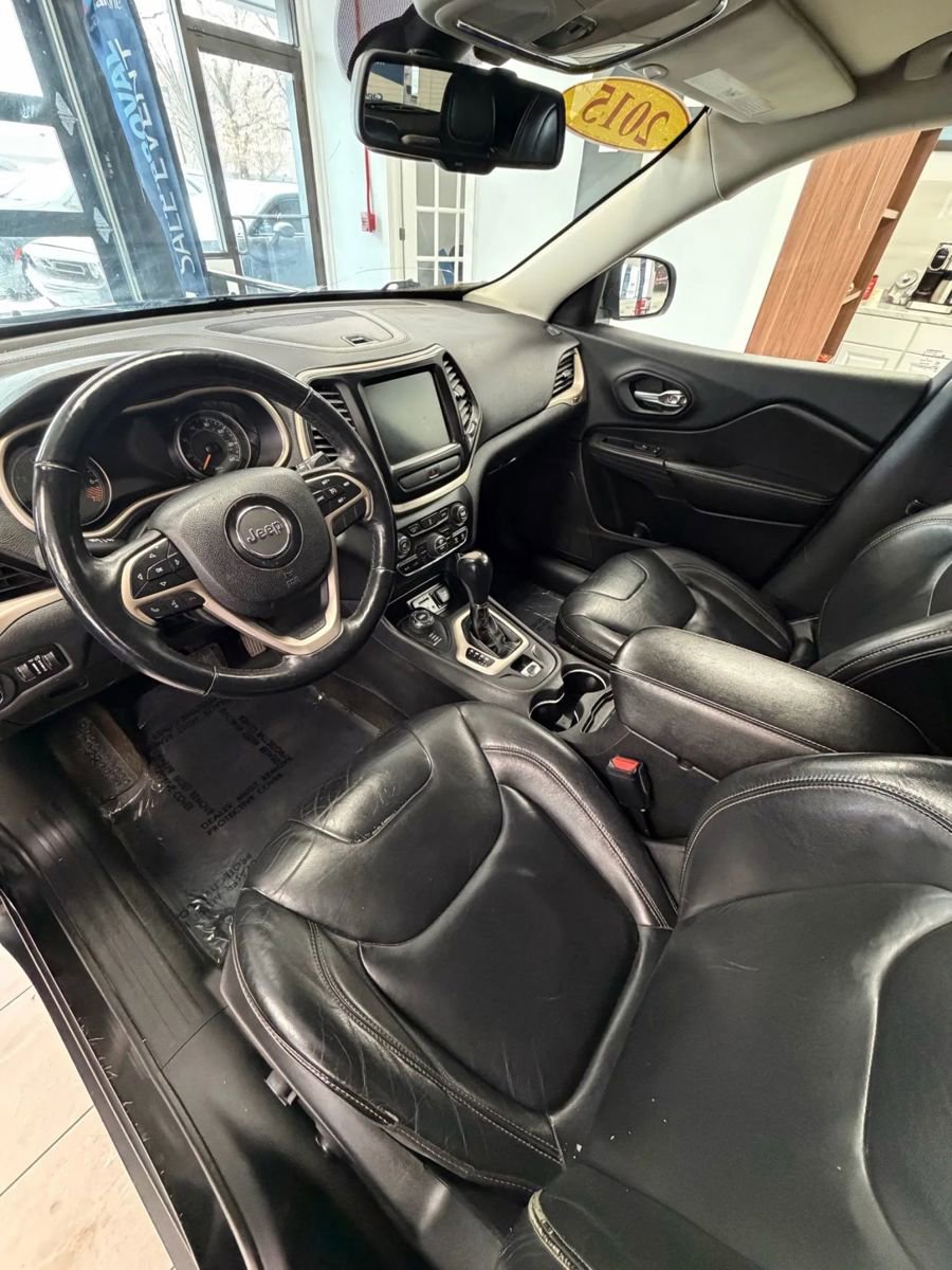 Used 2015 Jeep Cherokee Limited image 9