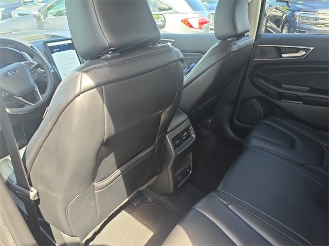 Used 2022 Ford Edge Titanium image 16
