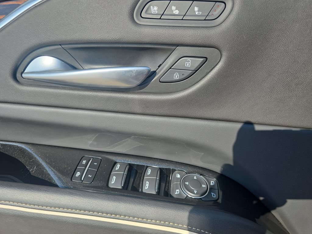 Used 2023 Cadillac Escalade Premium Luxury AWD/4WD image 29