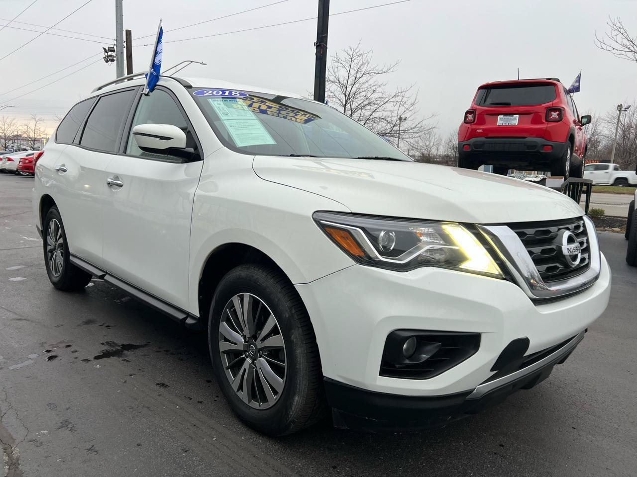 Used 2018 Nissan Pathfinder SV AWD/4WD image 8