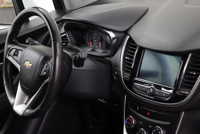 Certified 2020 Chevrolet Trax LT w/ LT Convenience Package image 19