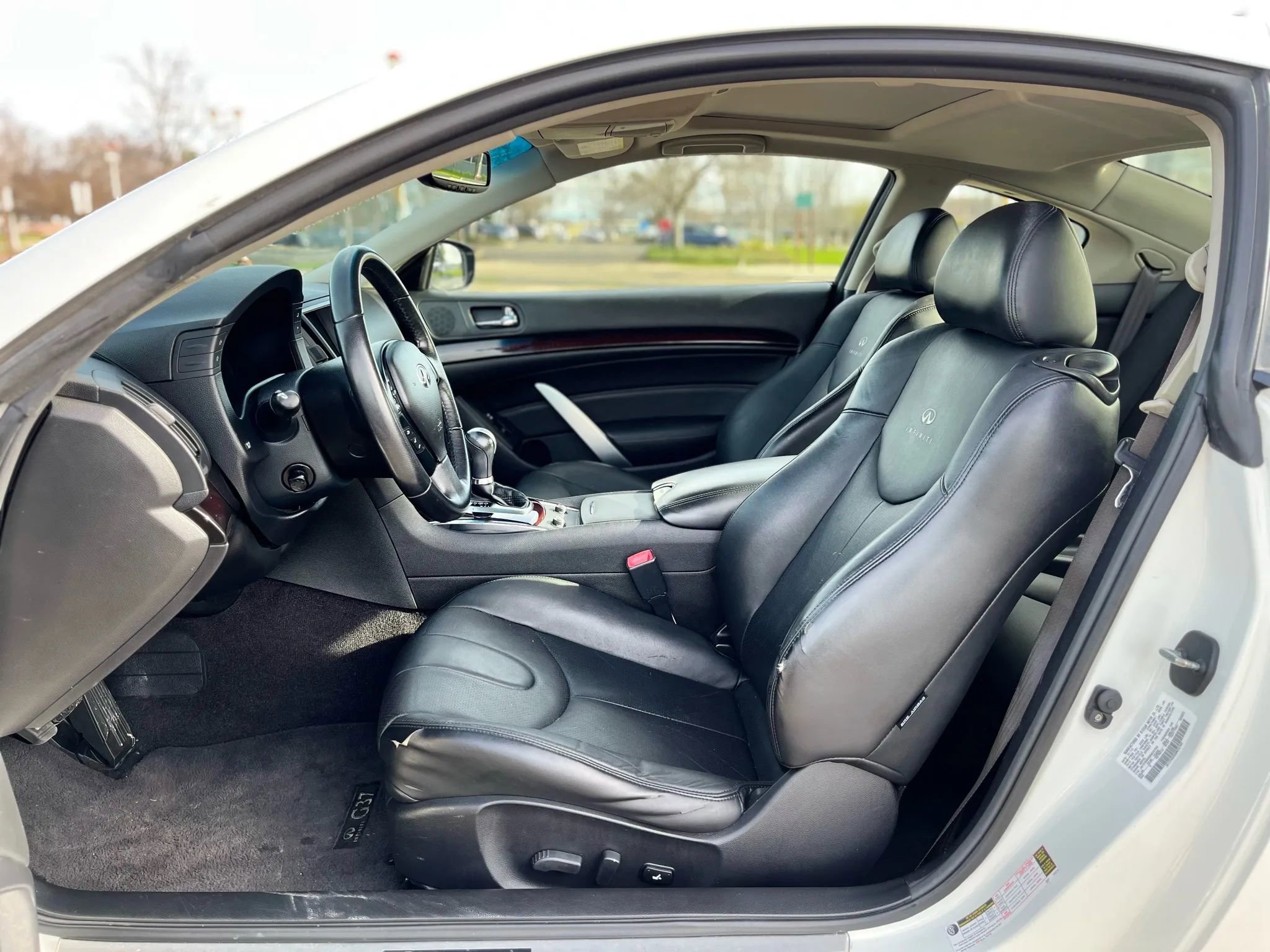 Used 2013 INFINITI G37 Journey w/ Premium Pkg image 10