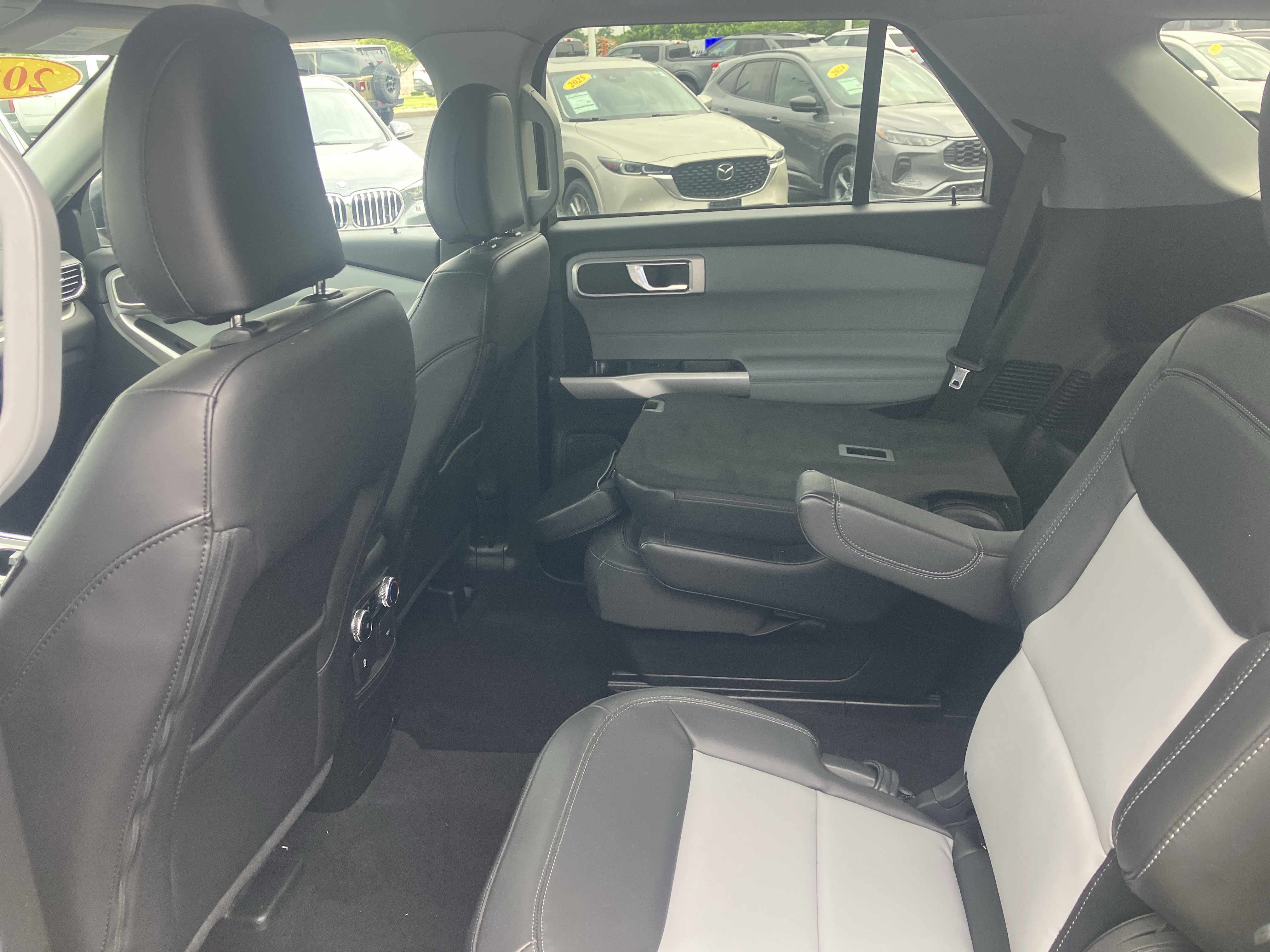 Used 2024 Ford Explorer XLT w/ Equipment Group 202A AWD/4WD image 15