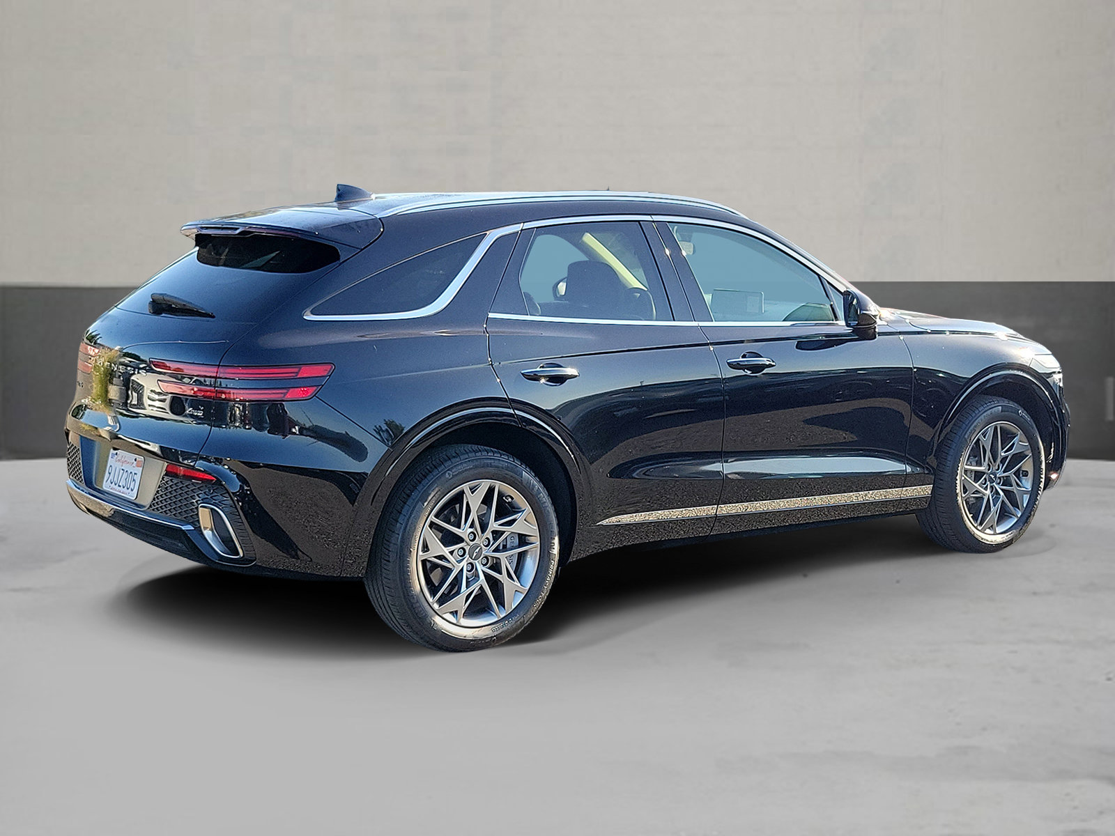 Certified 2024 Genesis GV70 2.5T w/ Cargo Package AWD/4WD image 2