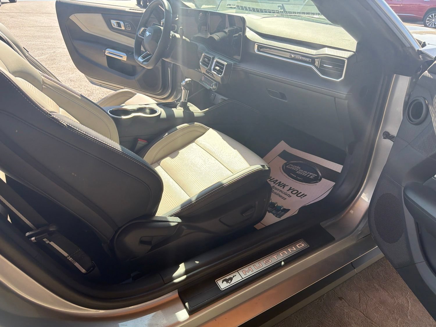 Used 2025 Ford Mustang GT Premium RWD image 3