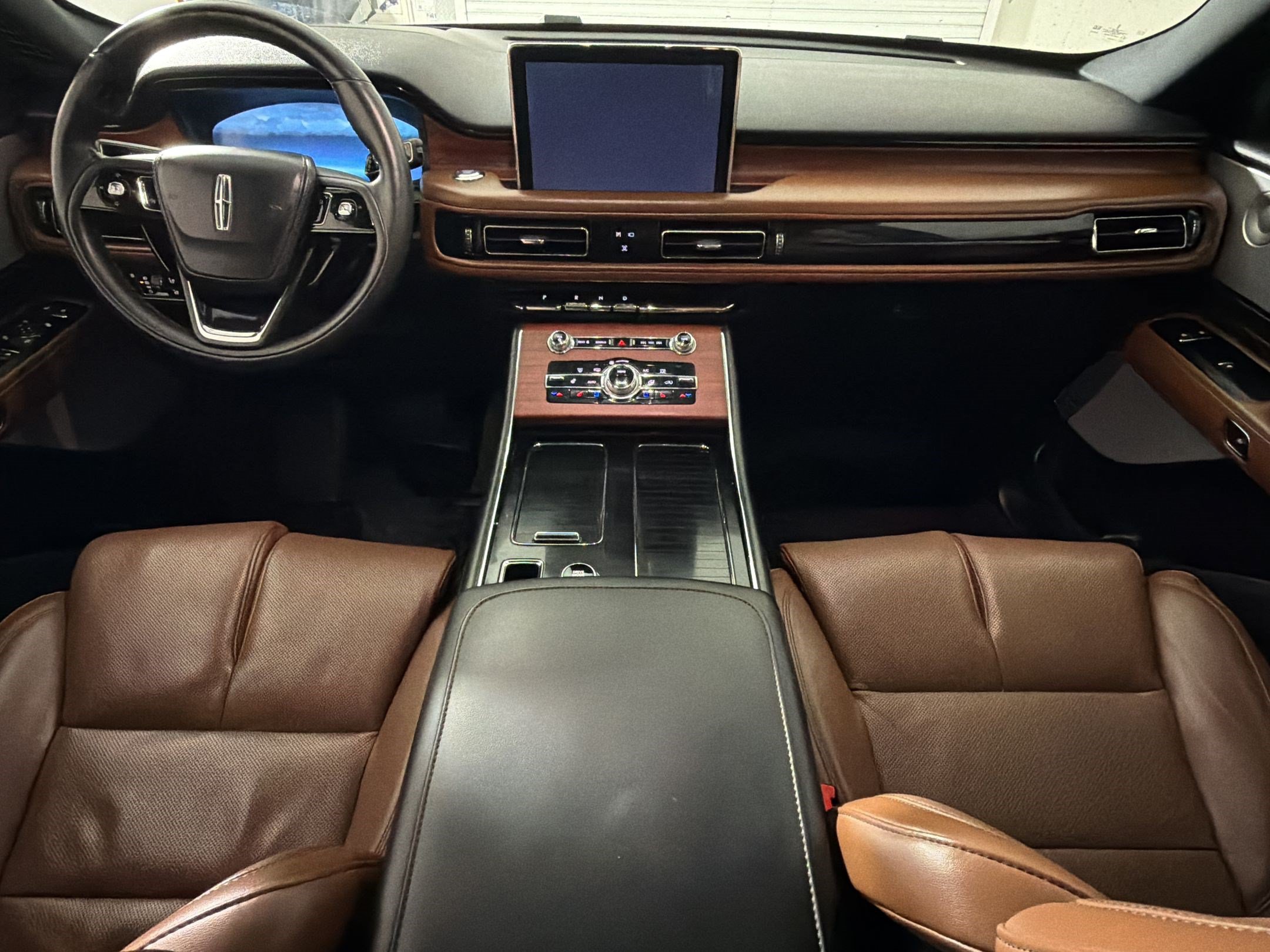 Used 2022 Lincoln Aviator Grand Touring w/ Equipment Group 301A AWD/4WD image 15