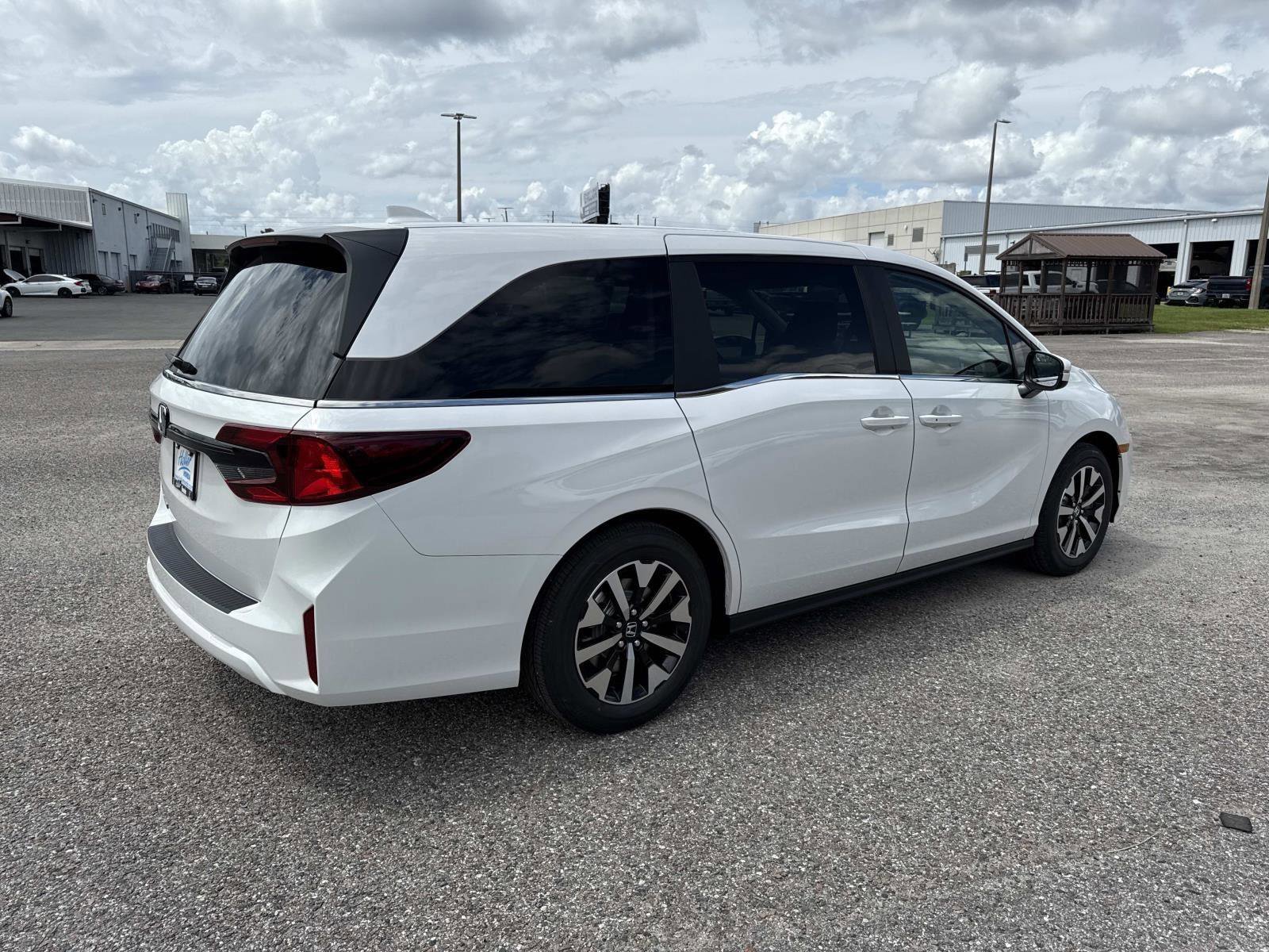 New 2026 Honda Odyssey EX-L image 4