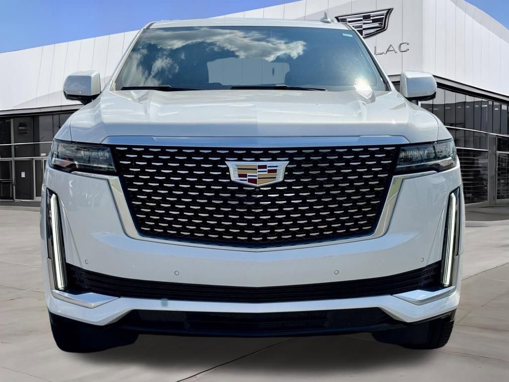 Used 2021 Cadillac Escalade Premium Luxury AWD/4WD image 3