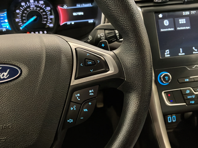 Used 2019 Ford Fusion SE FWD image 25