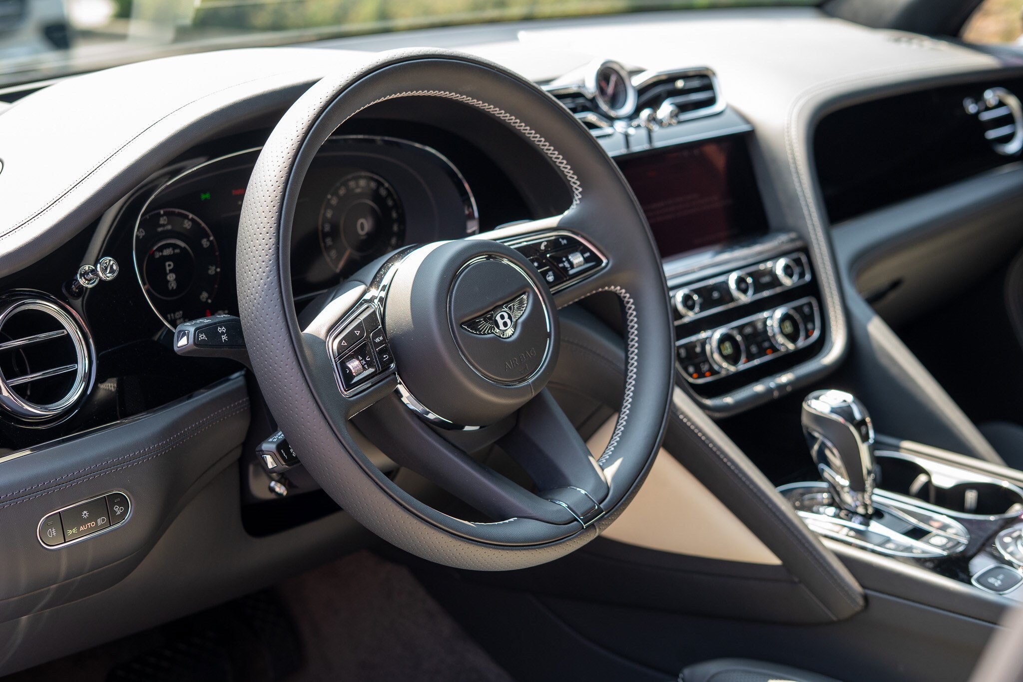 New 2026 Bentley Bentayga AWD/4WD image 14