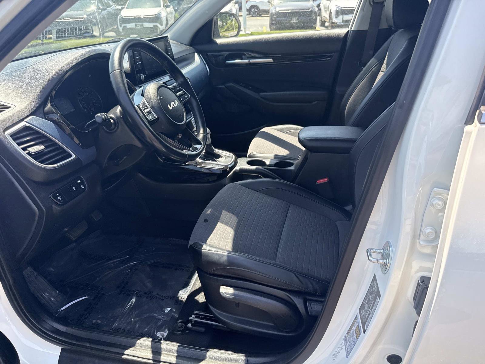 Used 2023 Kia Seltos S FWD image 17