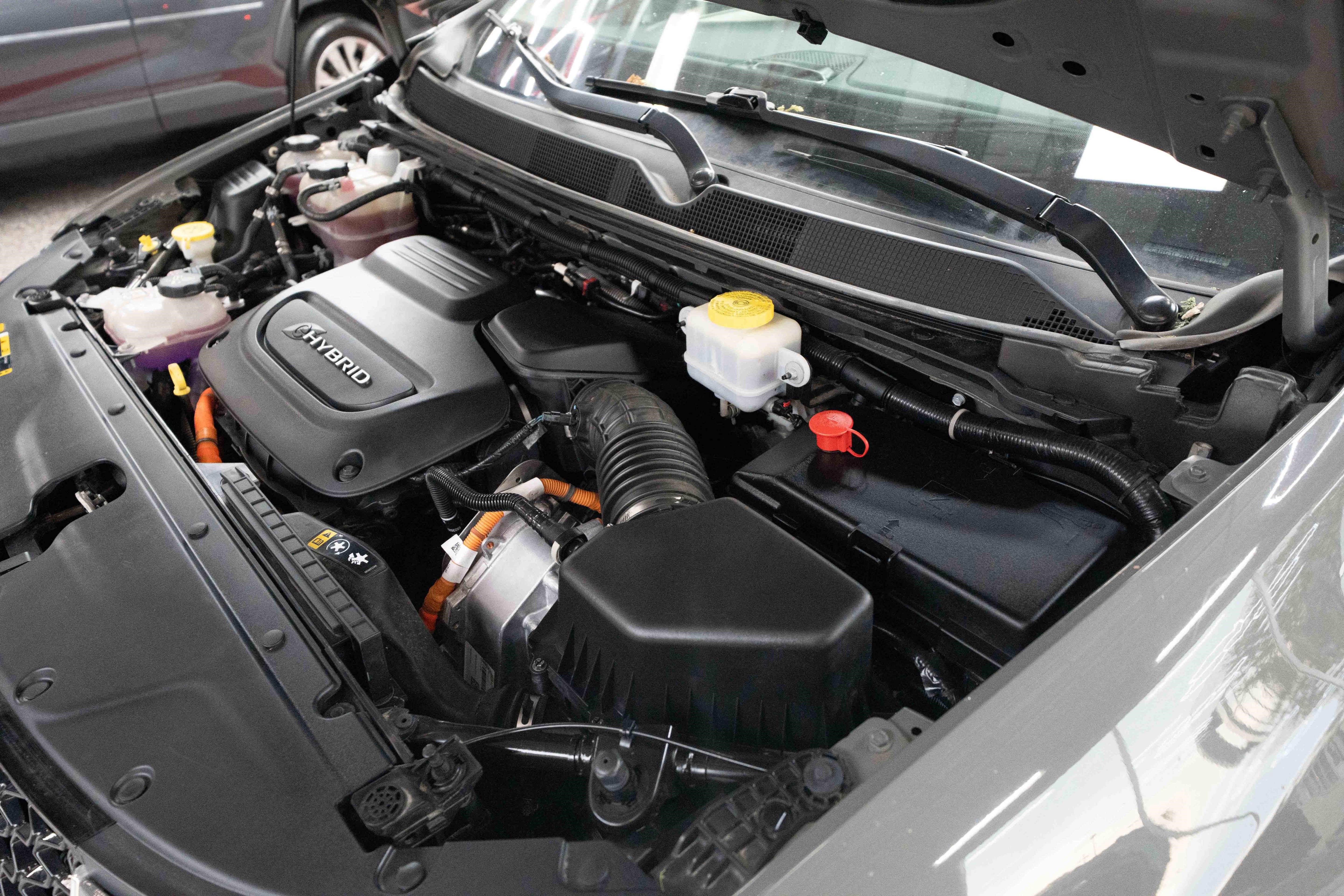Used 2022 Chrysler Pacifica Touring-L w/ Uconnect Theater Family Group image 34
