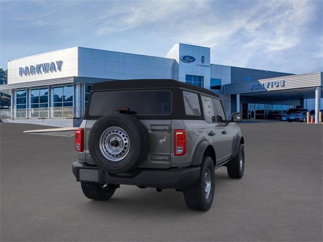 New 2025 Ford Bronco 4-Door image 8