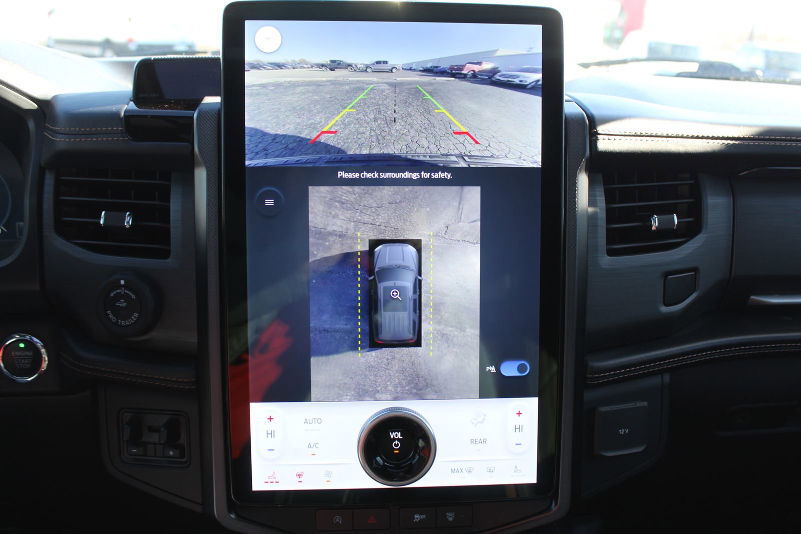 Used 2023 Ford Expedition Platinum image 43