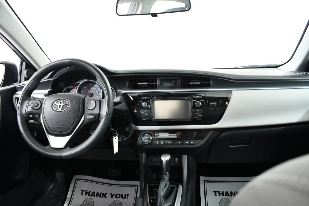 Used 2016 Toyota Corolla LE FWD image 7