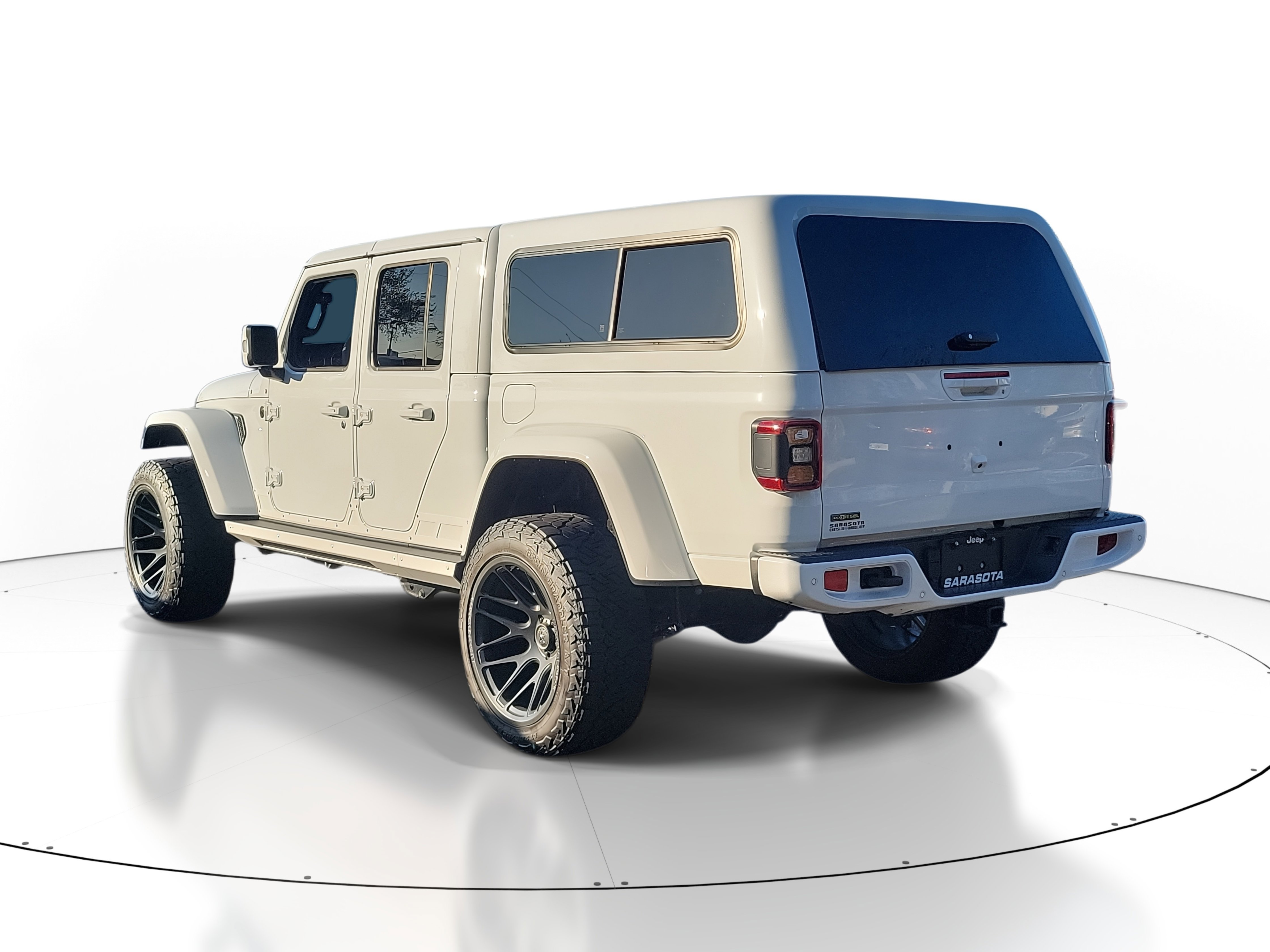 Used 2023 Jeep Gladiator Overland image 4