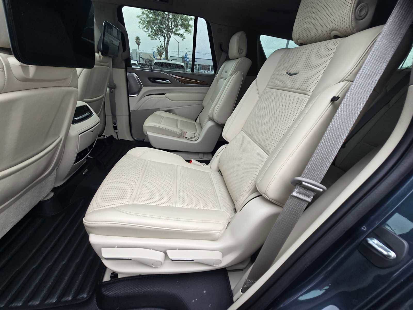 Used 2021 Cadillac Escalade Premium Luxury Platinum image 22