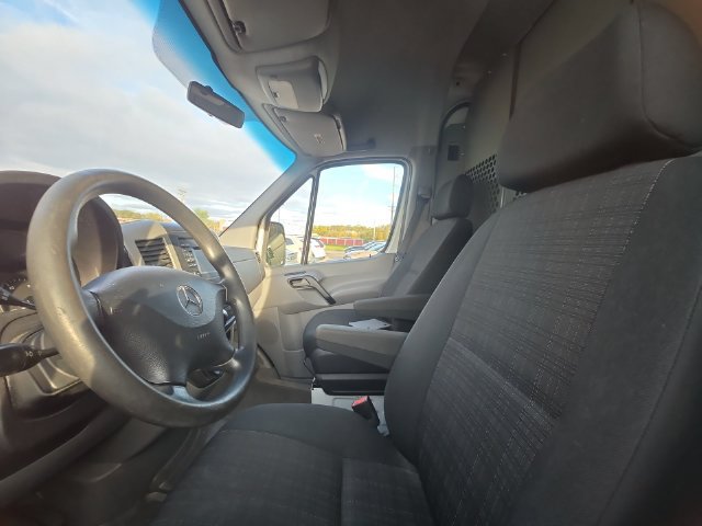 Used 2014 Mercedes-Benz Sprinter 2500 image 2