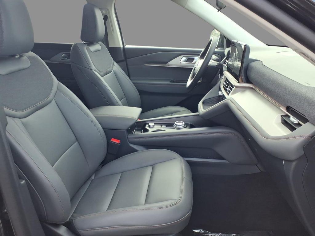 New 2026 Ford Explorer Active image 13