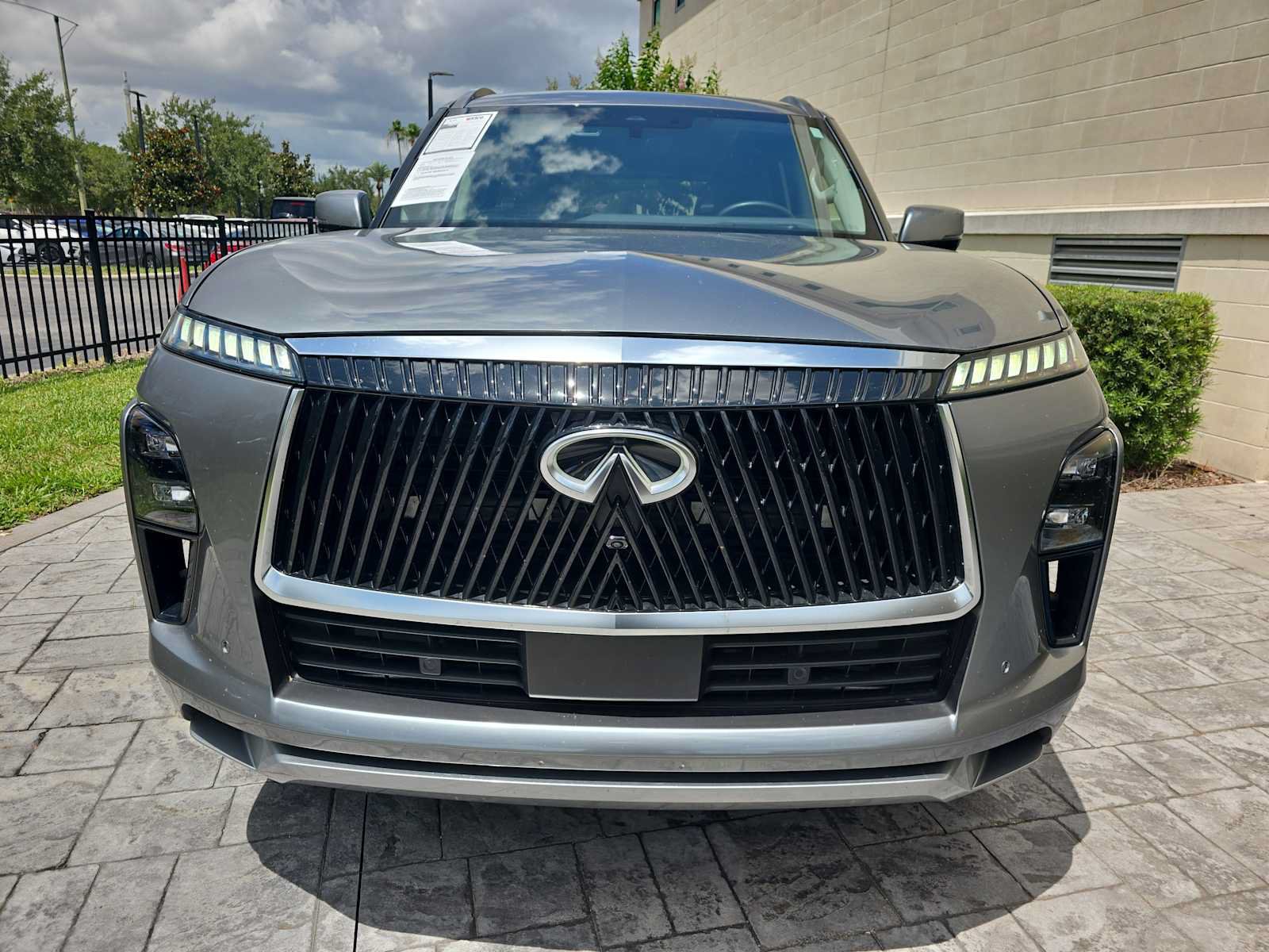 Certified 2025 INFINITI QX80 Sensory AWD/4WD image 2