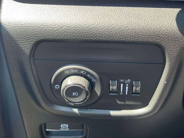 Used 2023 Jeep Grand Cherokee Limited w/ Black Appearance Package AWD/4WD image 20