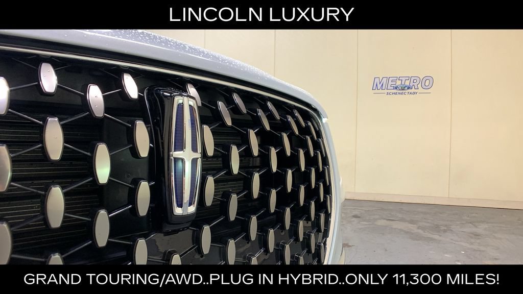 Used 2025 Lincoln Corsair Grand Touring w/ Towing Package AWD/4WD image 46