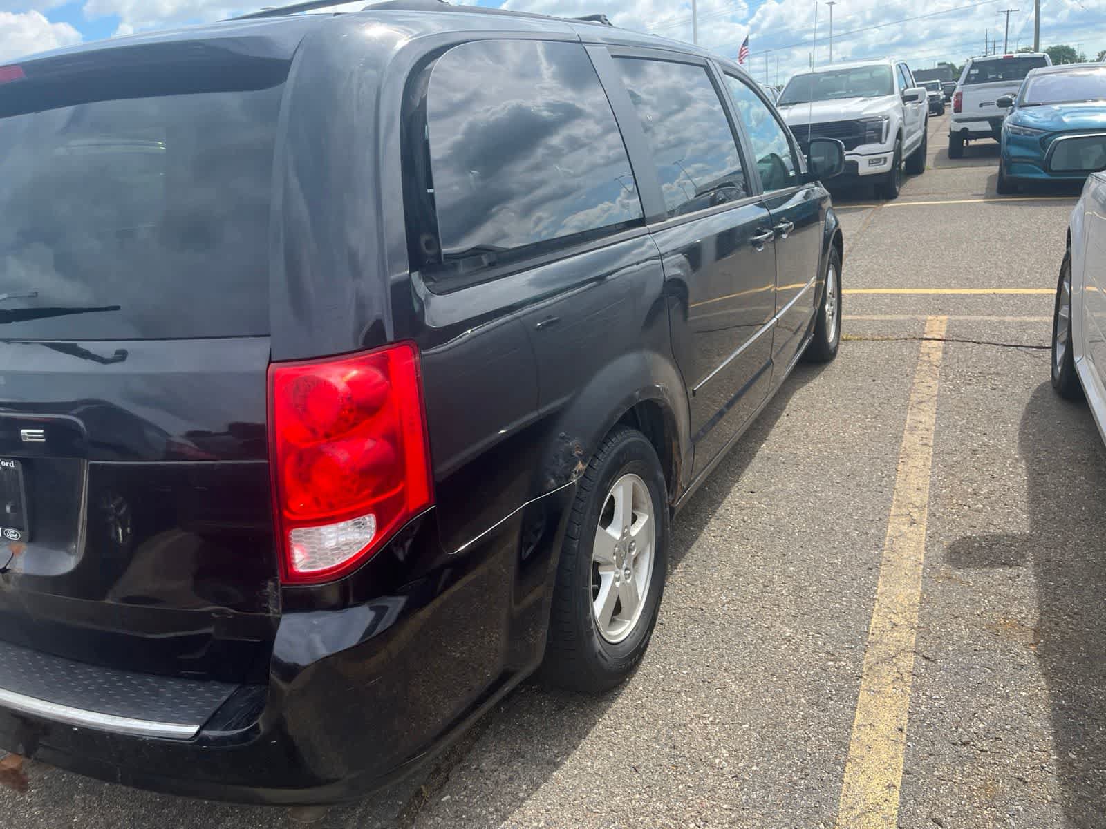Used 2012 Dodge Grand Caravan SXT FWD image 14